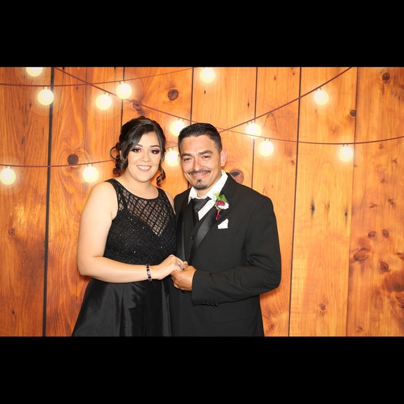 Stunning and beautiful Adrianna Papell high low black ball gown size 12 - Picture 11 of 11